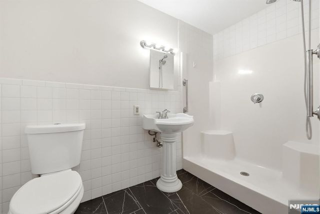 401 Dercole 120, Norwood, NJ 07648