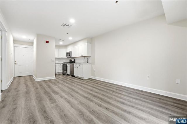 401 Dercole 120, Norwood, NJ 07648