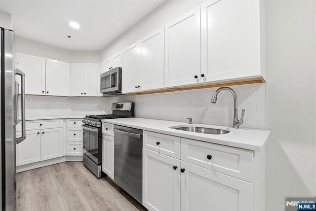 401 Dercole 120, Norwood, NJ 07648