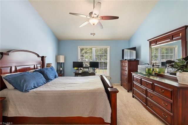 808 Eagle Point Drive, Kernersville, NC 27284