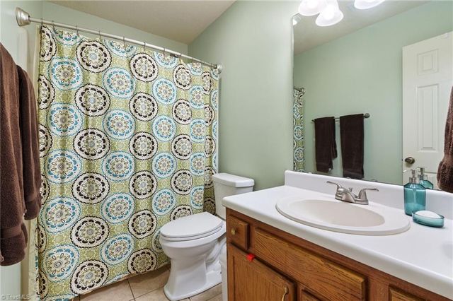808 Eagle Point Drive, Kernersville, NC 27284