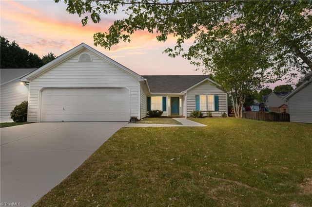 808 Eagle Point Drive, Kernersville, NC 27284