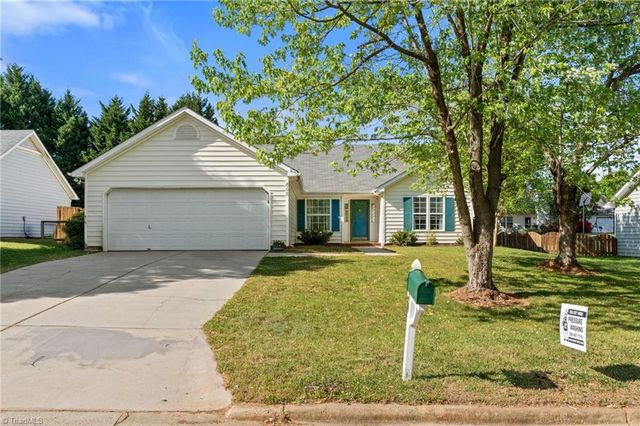 808 Eagle Point Drive, Kernersville, NC 27284