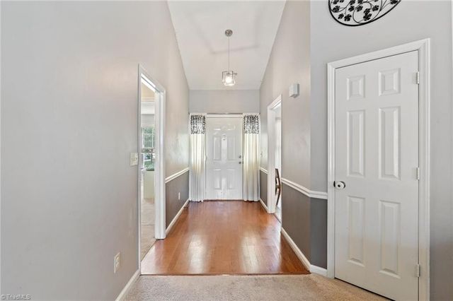 808 Eagle Point Drive, Kernersville, NC 27284