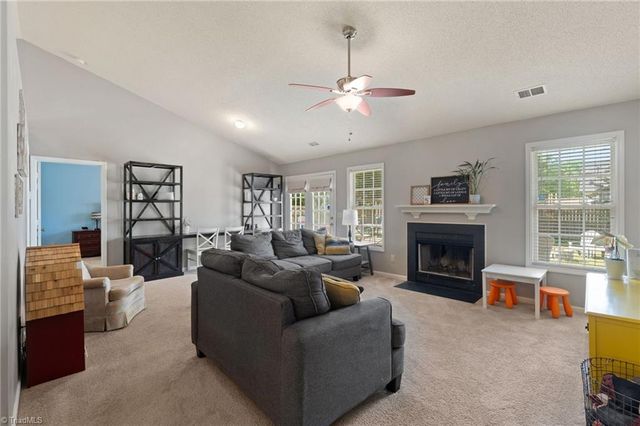 808 Eagle Point Drive, Kernersville, NC 27284