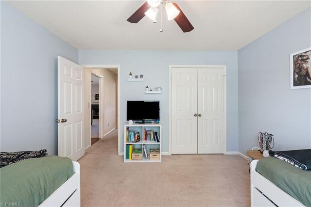 808 Eagle Point Drive, Kernersville, NC 27284