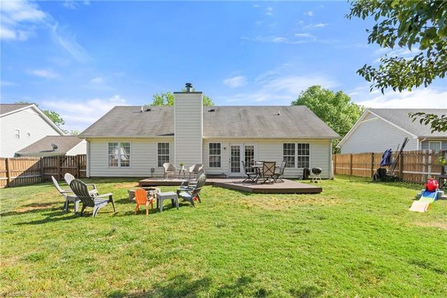808 Eagle Point Drive, Kernersville, NC 27284