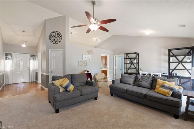 808 Eagle Point Drive, Kernersville, NC 27284