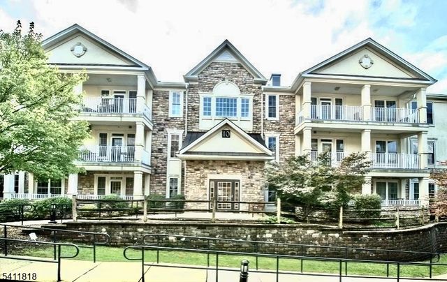 1010 Holly Ln, Cedar Grove Twp., NJ 07009