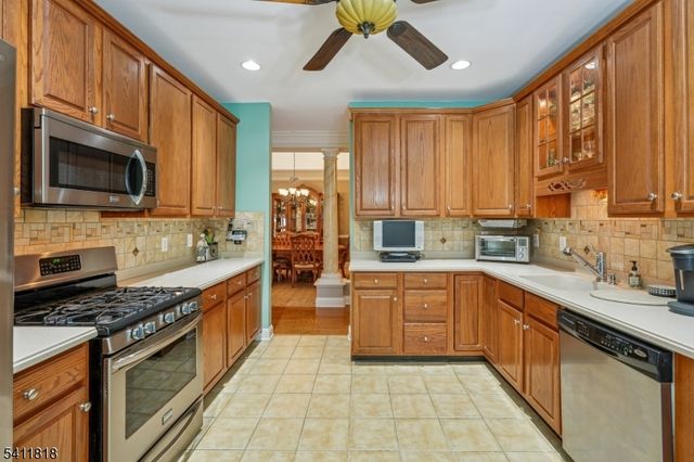 1010 Holly Ln, Cedar Grove Twp., NJ 07009