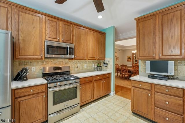 1010 Holly Ln, Cedar Grove Twp., NJ 07009