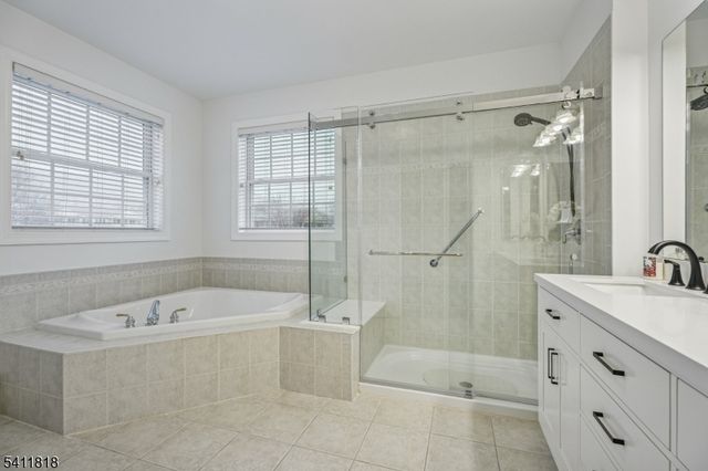 1010 Holly Ln, Cedar Grove Twp., NJ 07009