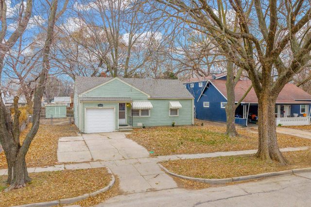 1914 S Bleckley Dr, Wichita, KS 67218