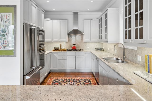 1418 N LaSalle Drive 3, Chicago, IL 60610