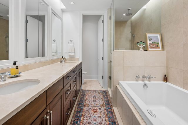 1418 N LaSalle Drive 3, Chicago, IL 60610