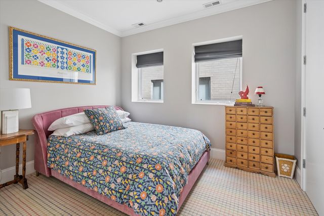 1418 N LaSalle Drive 3, Chicago, IL 60610