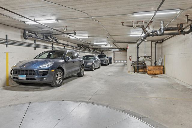 1418 N LaSalle Drive 3, Chicago, IL 60610