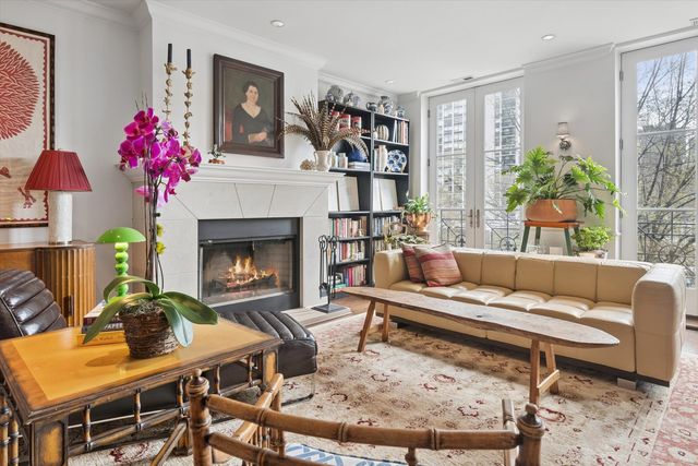 1418 N LaSalle Drive 3, Chicago, IL 60610