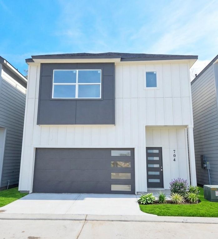 704 Savonna, Houston, TX 77076