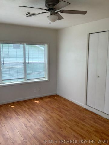 221 SE Wilshire Avenue, Bartlesville, OK 74006
