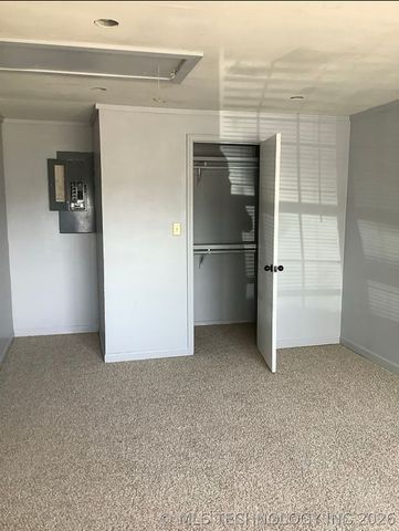 221 SE Wilshire Avenue, Bartlesville, OK 74006