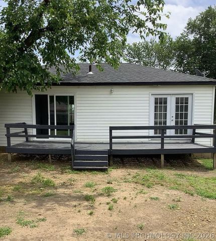 221 SE Wilshire Avenue, Bartlesville, OK 74006