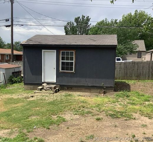 221 SE Wilshire Avenue, Bartlesville, OK 74006