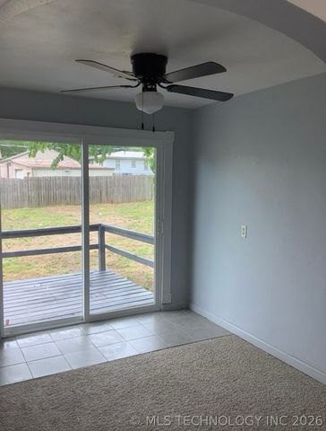 221 SE Wilshire Avenue, Bartlesville, OK 74006