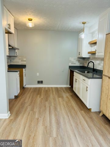 8908 Thomas Road, Jonesboro, GA 30238