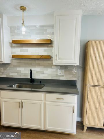 8908 Thomas Road, Jonesboro, GA 30238