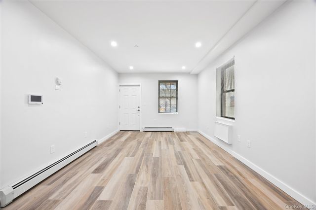 518 Morris Park Avenue, Bronx, NY 10460