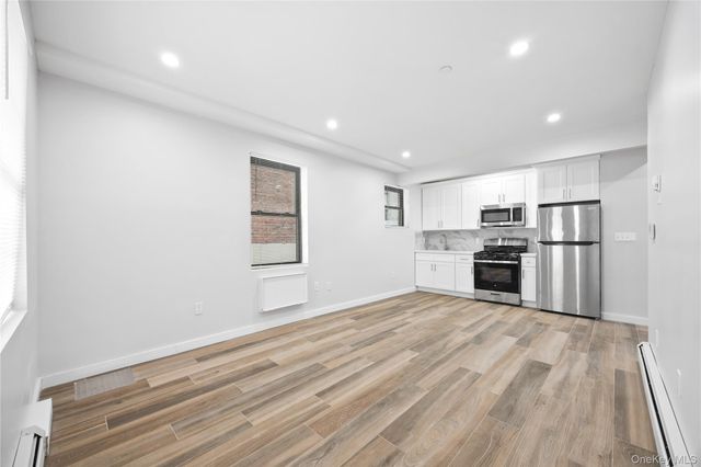 518 Morris Park Avenue, Bronx, NY 10460