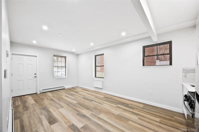 518 Morris Park Avenue, Bronx, NY 10460