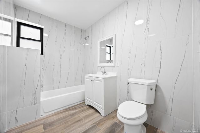 518 Morris Park Avenue, Bronx, NY 10460