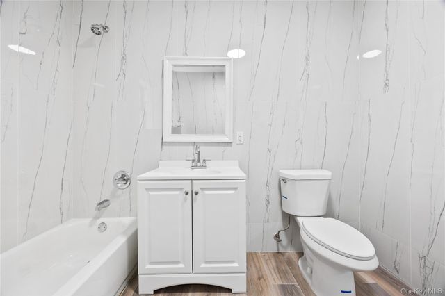 518 Morris Park Avenue, Bronx, NY 10460