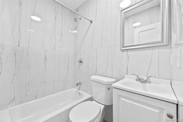 518 Morris Park Avenue, Bronx, NY 10460