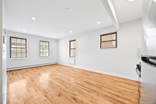 518 Morris Park Avenue, Bronx, NY 10460