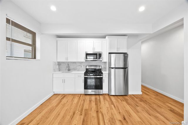 518 Morris Park Avenue, Bronx, NY 10460