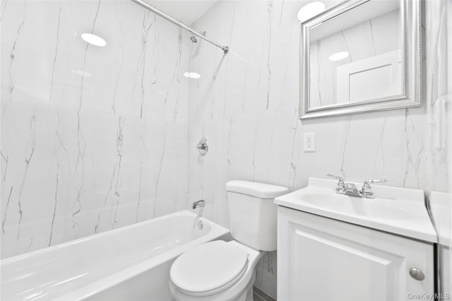 518 Morris Park Avenue, Bronx, NY 10460