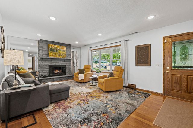 8600 Northwood Parkway, New Hope, MN 55427