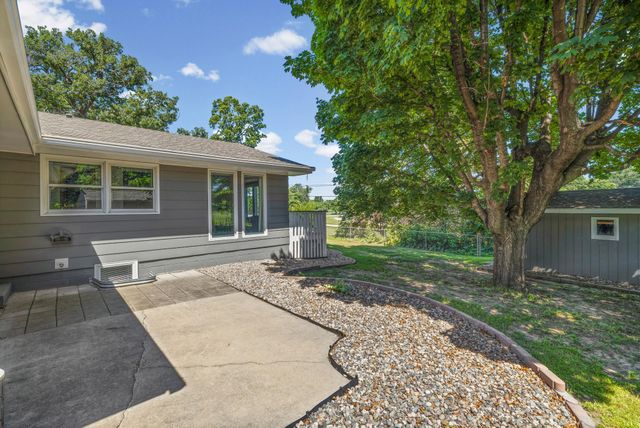 8600 Northwood Parkway, New Hope, MN 55427