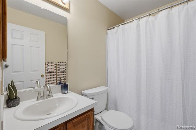 27729 Harrison Woods Lane, Harrison Twp, MI 48045