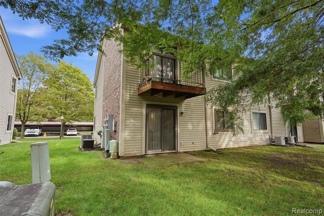 27729 Harrison Woods Lane, Harrison Twp, MI 48045