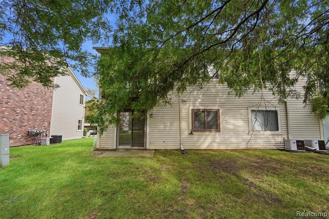 27729 Harrison Woods Lane, Harrison Twp, MI 48045