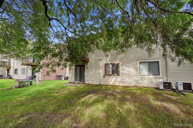 27729 Harrison Woods Lane, Harrison Twp, MI 48045