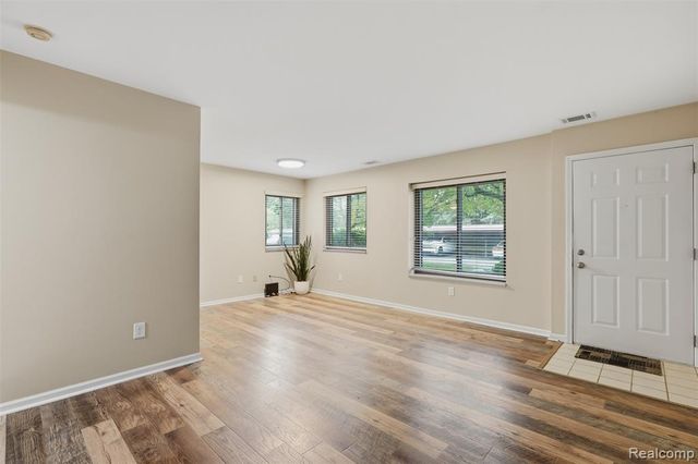 27729 Harrison Woods Lane, Harrison Twp, MI 48045