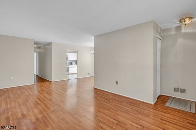 93 Gregory Ln, Franklin Twp., NJ 08823