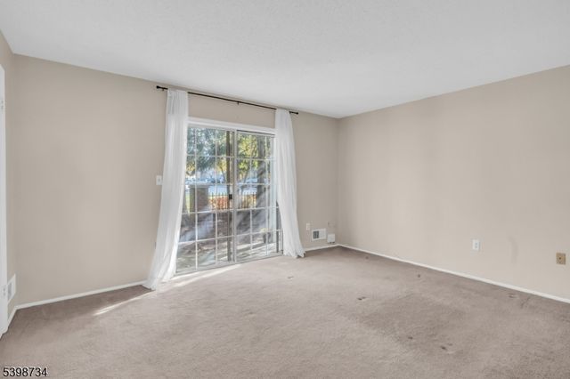 93 Gregory Ln, Franklin Twp., NJ 08823