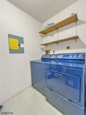 93 Gregory Ln, Franklin Twp., NJ 08823