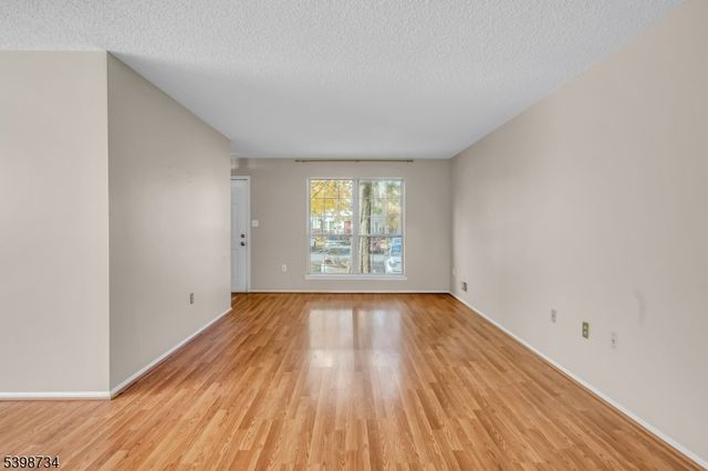 93 Gregory Ln, Franklin Twp., NJ 08823